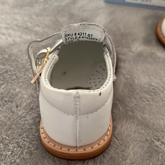 Shoes - Picture 5 of 6